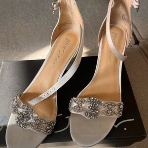 Betsey Johnson Women's Ivory Mel Sandals